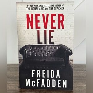 Never Lie by Freida McFadden